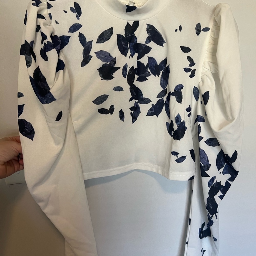 White & Navy Floral Puff Sleeve Crop Top – Women’s Mock Neck Statement Blouse - Picture 2 of 4